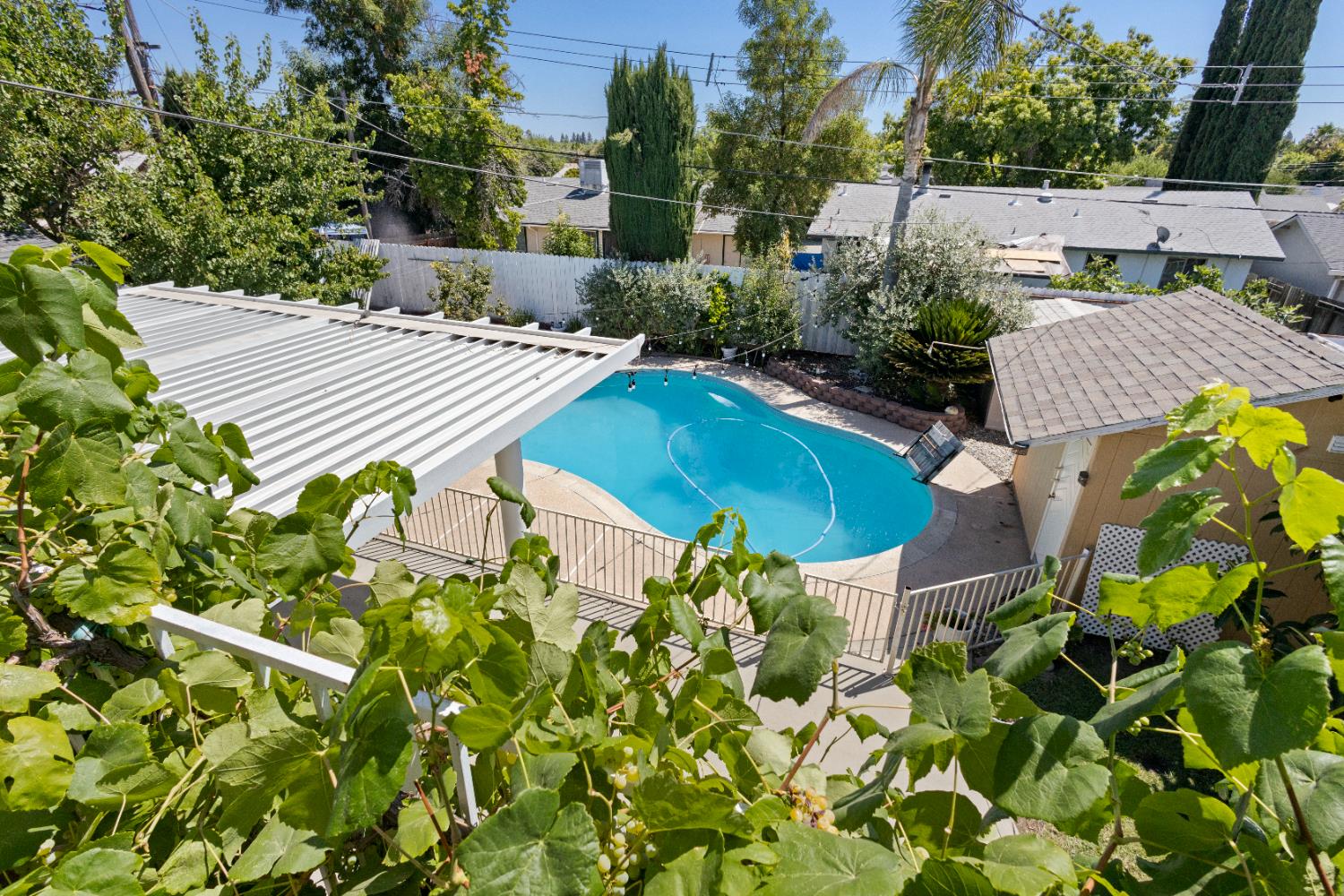 Detail Gallery Image 3 of 64 For 6732 Bismarck Dr, North Highlands,  CA 95660 - 5 Beds | 2/1 Baths