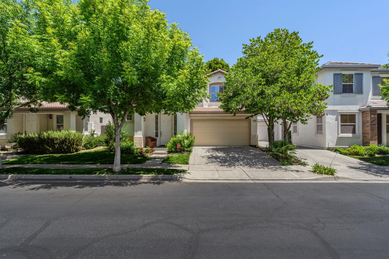 Detail Gallery Image 1 of 18 For 1086 Azalea Ln, Concord,  CA 94520 - 4 Beds | 2/1 Baths