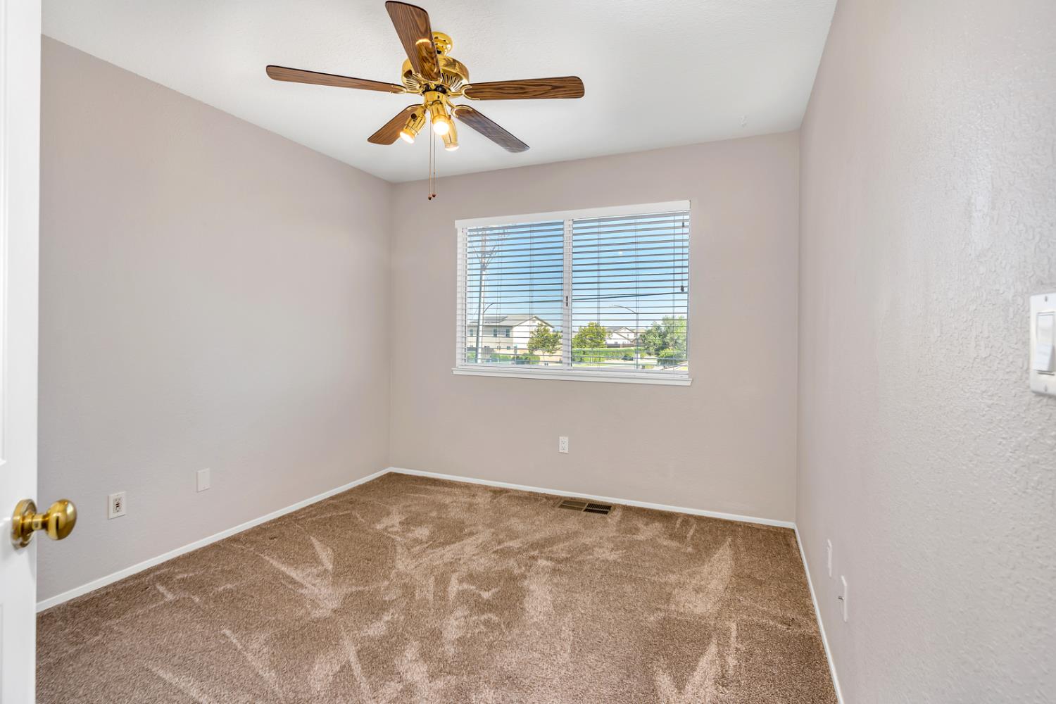Detail Gallery Image 28 of 58 For 92 Tangelo St, Los Banos,  CA 93635 - 3 Beds | 2/1 Baths