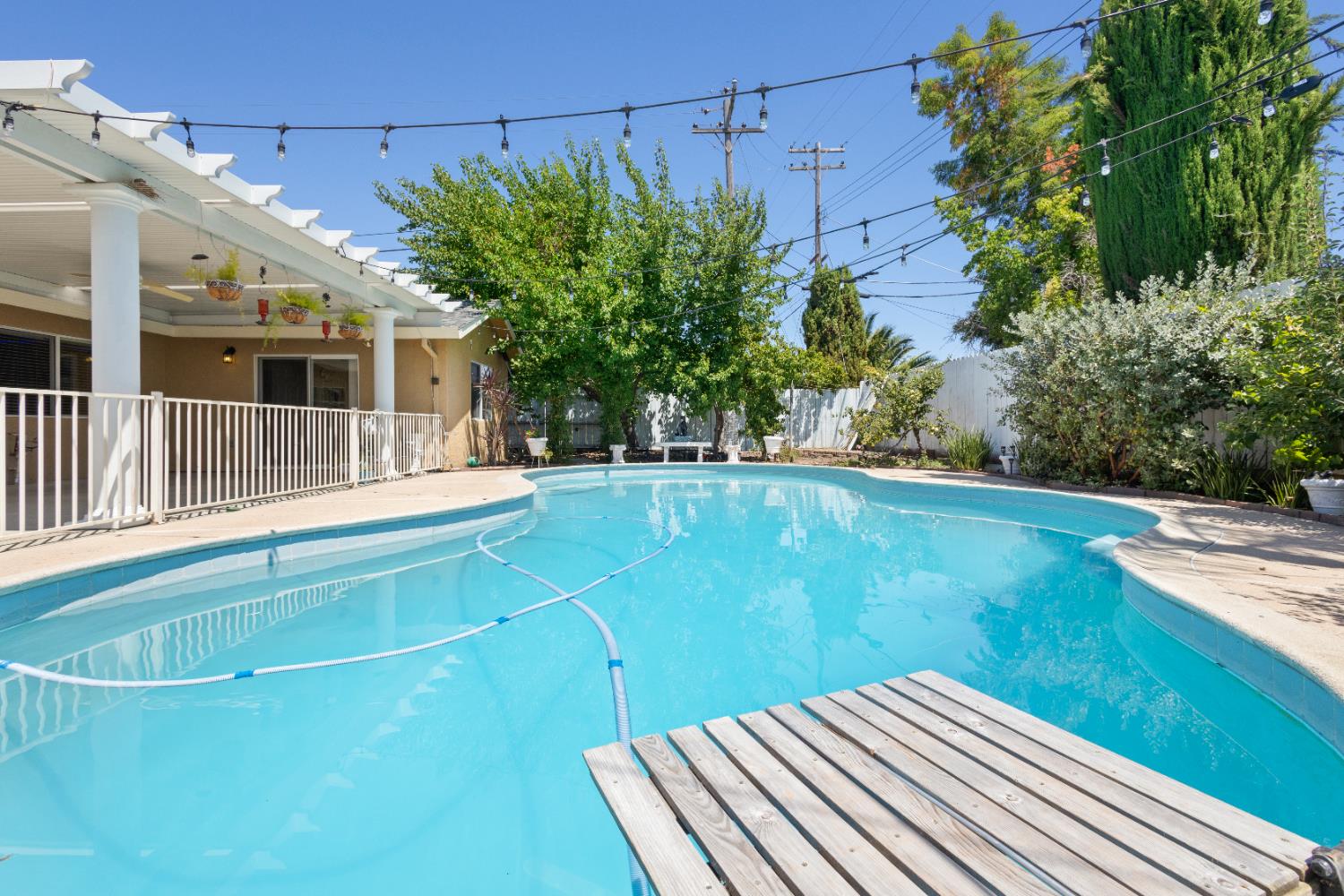 Detail Gallery Image 59 of 64 For 6732 Bismarck Dr, North Highlands,  CA 95660 - 5 Beds | 2/1 Baths