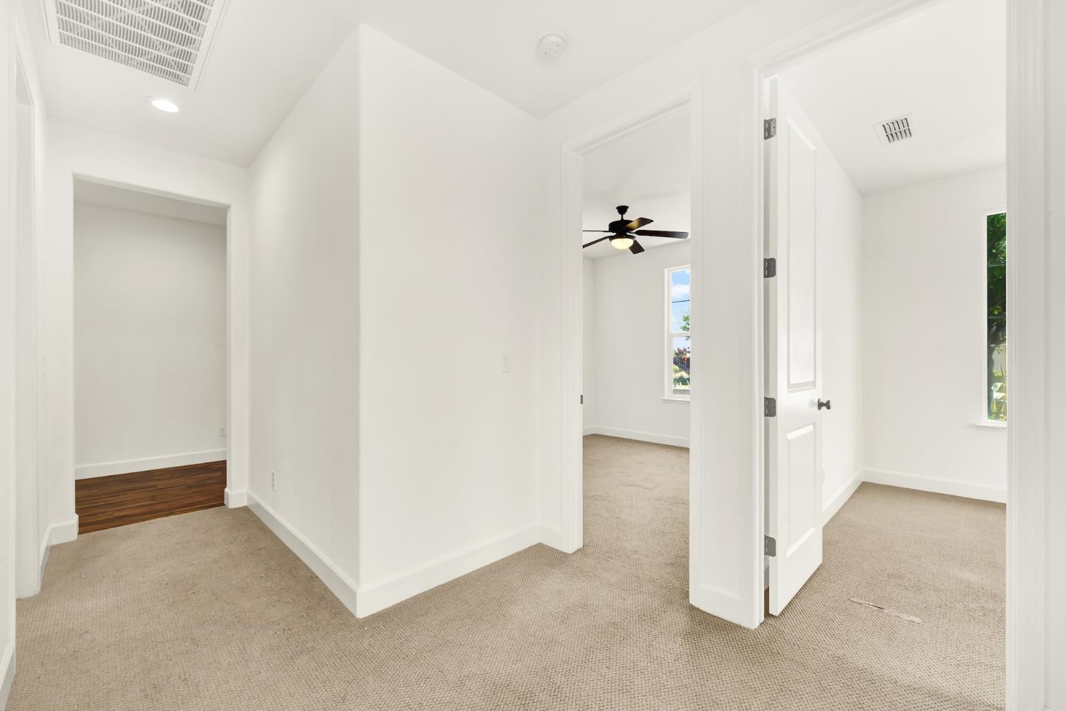 Detail Gallery Image 8 of 72 For 2200 Russell Cir, Woodland,  CA 95776 - 3 Beds | 2/1 Baths