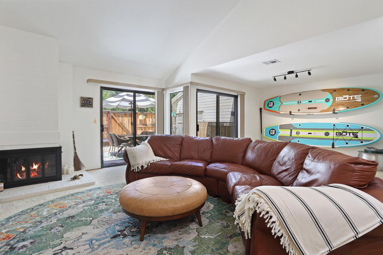 Detail Gallery Image 6 of 42 For 9105 Westcliff Ln, Fair Oaks,  CA 95628 - 3 Beds | 2/1 Baths