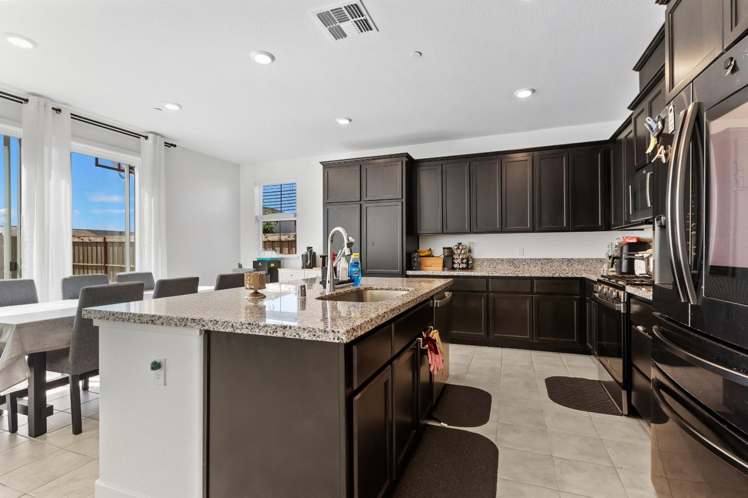 Detail Gallery Image 22 of 58 For 10224 Kilo Way, Elk Grove,  CA 95757 - 5 Beds | 4 Baths