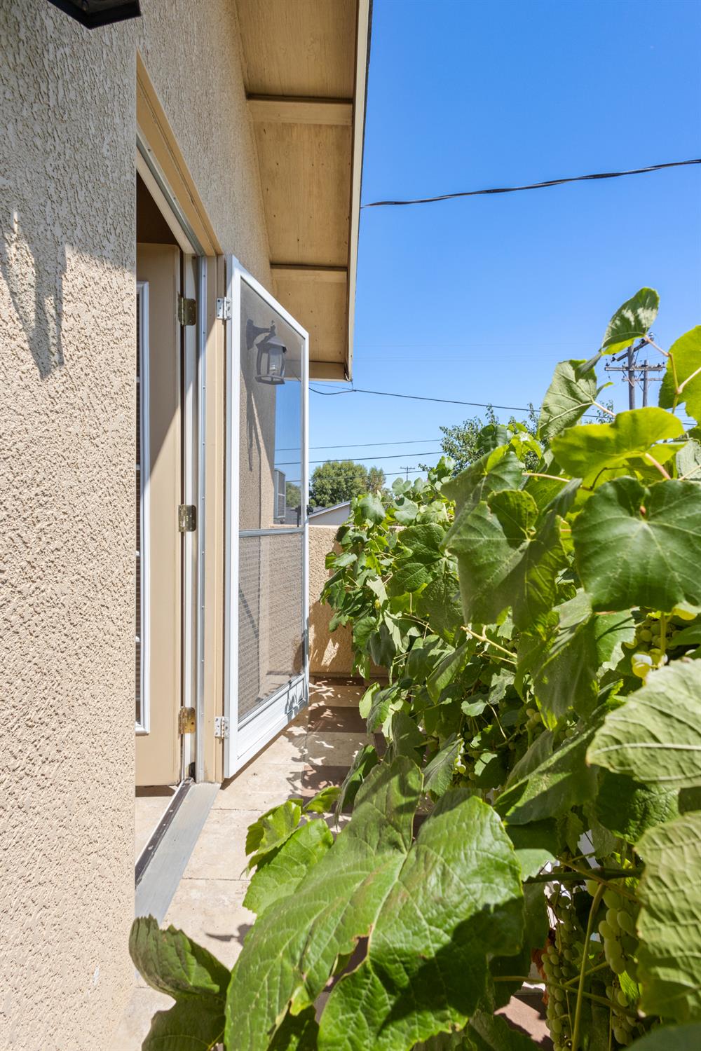 Detail Gallery Image 47 of 64 For 6732 Bismarck Dr, North Highlands,  CA 95660 - 5 Beds | 2/1 Baths