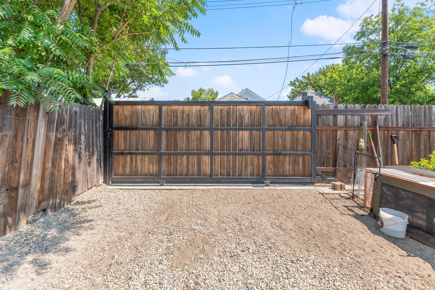 Detail Gallery Image 45 of 63 For 3641 5th Ave, Sacramento,  CA 95817 - 3 Beds | 1/1 Baths