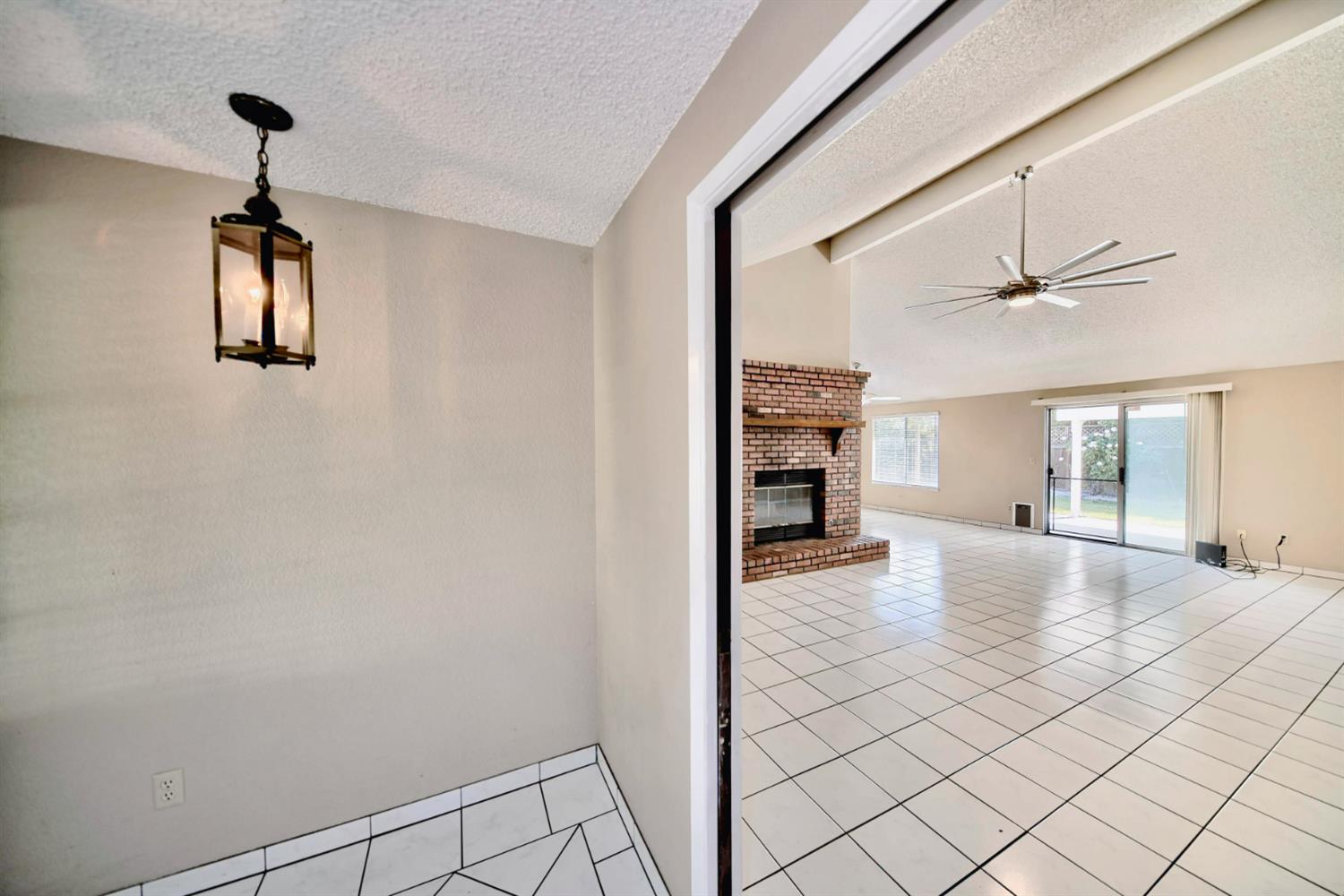 Detail Gallery Image 8 of 79 For 1516 Palmdale Dr, Modesto,  CA 95355 - 3 Beds | 2 Baths