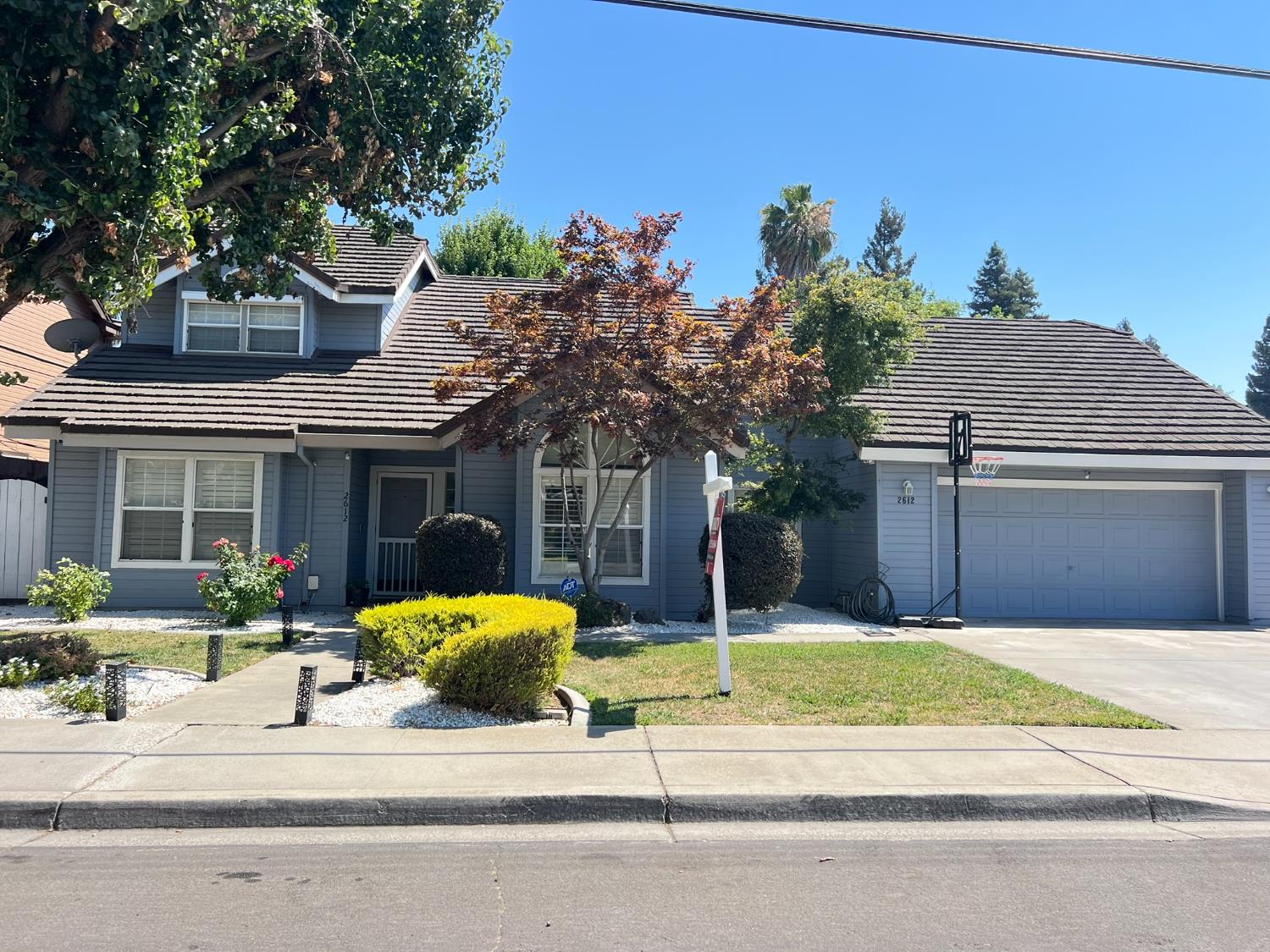 Detail Gallery Image 1 of 33 For 2612 Snyder, Modesto,  CA 95356 - 3 Beds | 2 Baths