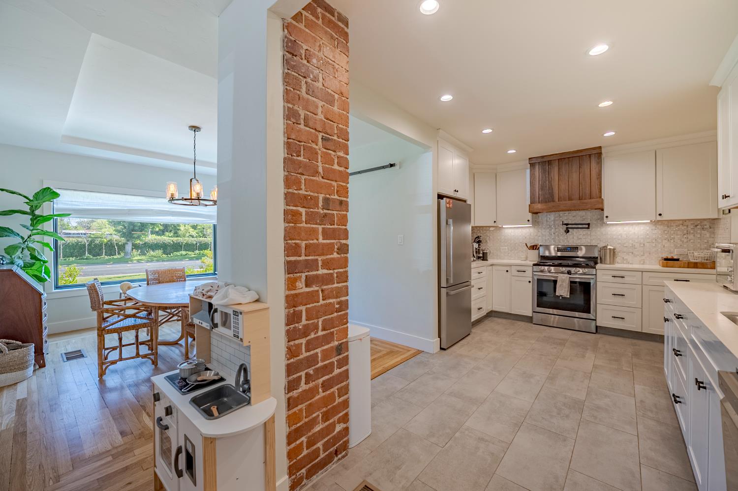 Detail Gallery Image 27 of 42 For 400 E 21st St, Merced,  CA 95340 - 3 Beds | 1/1 Baths