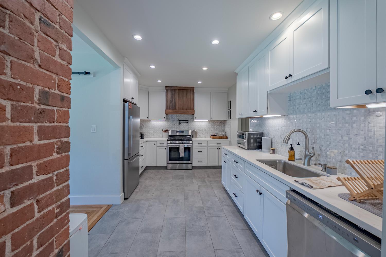 Detail Gallery Image 19 of 42 For 400 E 21st St, Merced,  CA 95340 - 3 Beds | 1/1 Baths