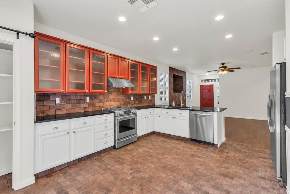 Detail Gallery Image 17 of 62 For 107 Dragonfly Cir, Sacramento,  CA 95834 - 3 Beds | 2 Baths
