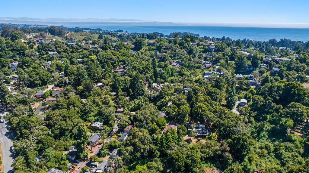 Detail Gallery Image 5 of 32 For 610 Nestora Ave, Aptos,  CA 95003 - 3 Beds | 2 Baths