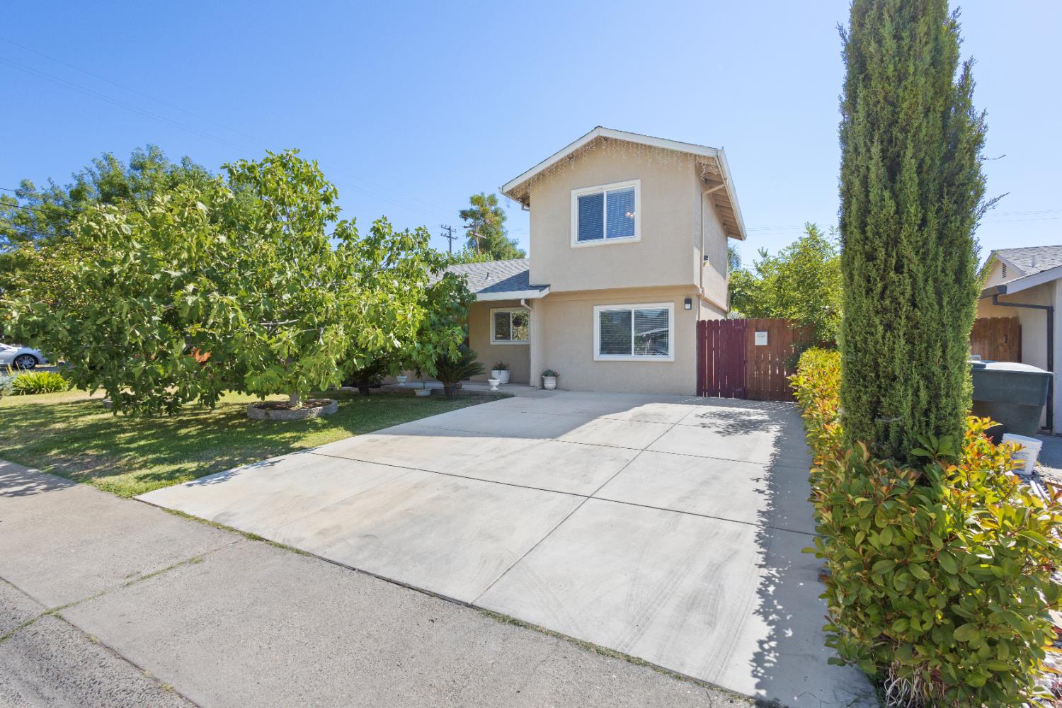 Detail Gallery Image 1 of 64 For 6732 Bismarck Dr, North Highlands,  CA 95660 - 5 Beds | 2/1 Baths
