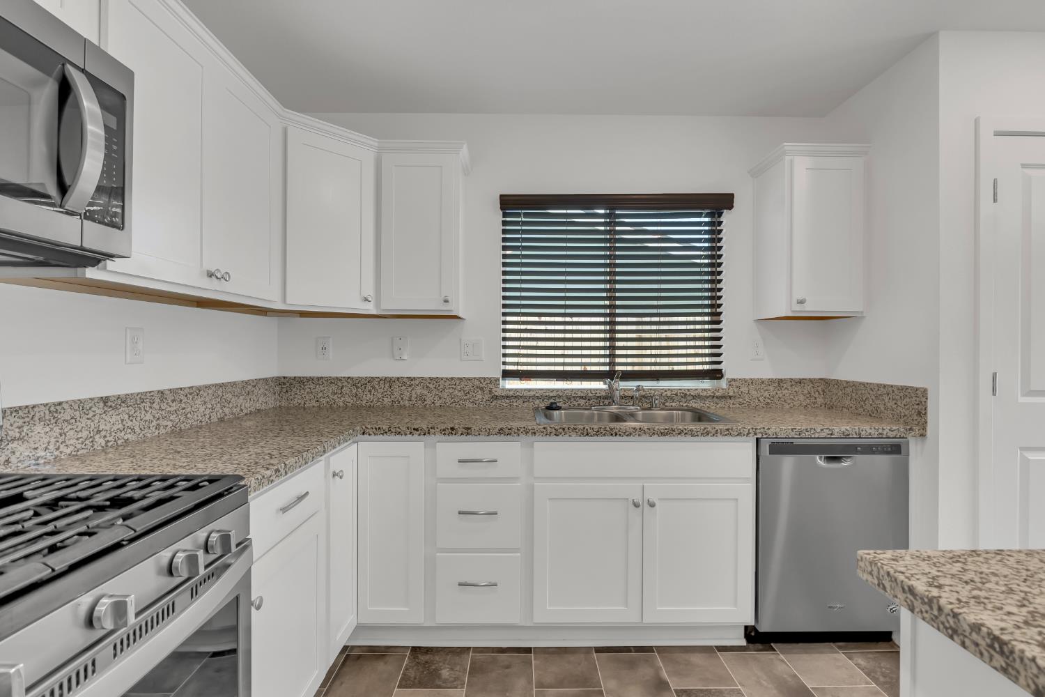 Detail Gallery Image 15 of 32 For 20 Mineral Way, Oroville,  CA 95965 - 4 Beds | 2 Baths