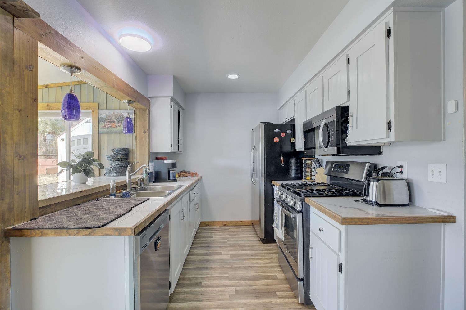 Detail Gallery Image 10 of 29 For 5112 Rabeneck Way, Fair Oaks,  CA 95628 - 3 Beds | 1 Baths