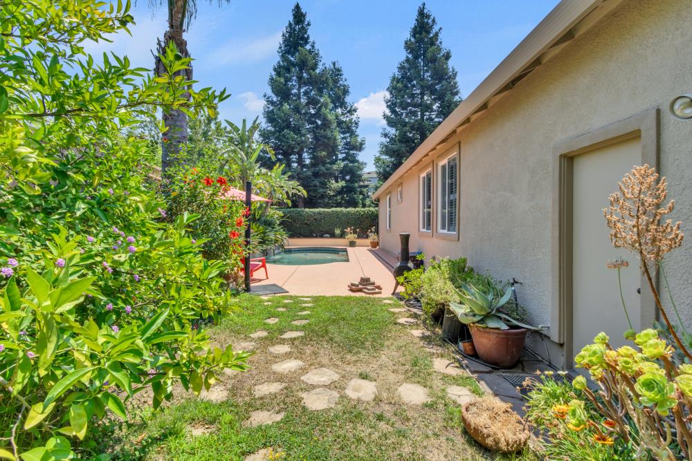 Detail Gallery Image 53 of 62 For 107 Dragonfly Cir, Sacramento,  CA 95834 - 3 Beds | 2 Baths