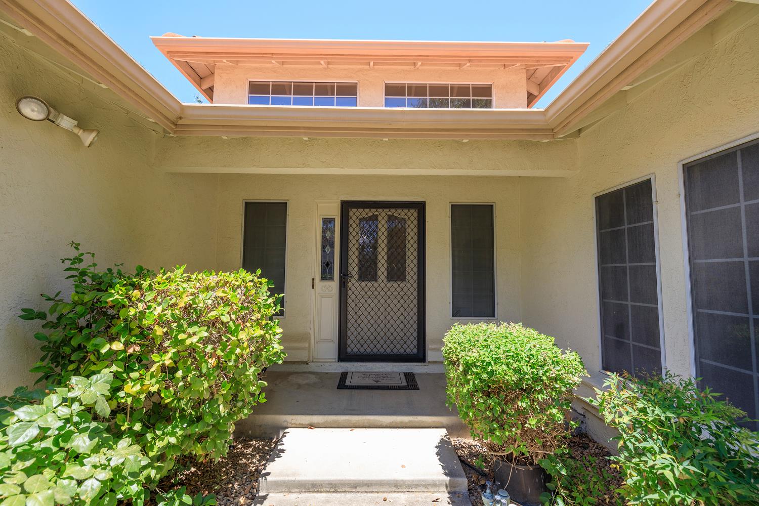 Detail Gallery Image 5 of 70 For 3709 Springcreek Dr, Modesto,  CA 95355 - 3 Beds | 2/1 Baths