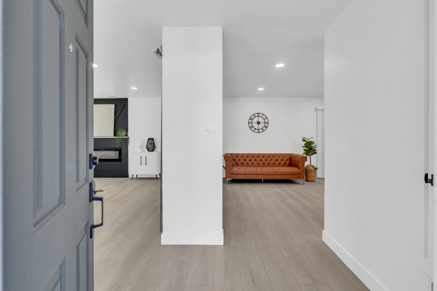 Detail Gallery Image 5 of 66 For 9184 Brian Ct, Sacramento,  CA 95826 - 3 Beds | 2 Baths
