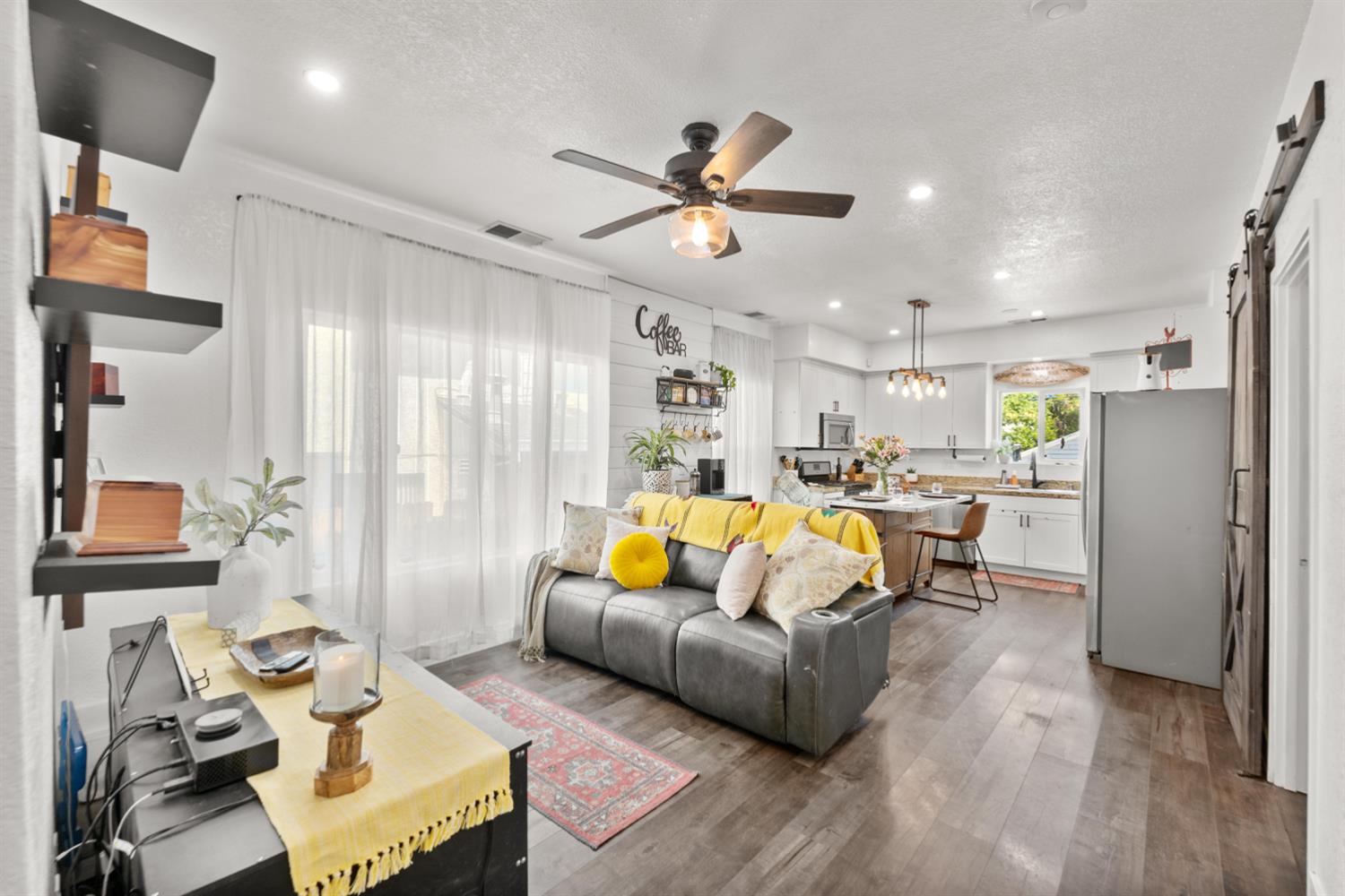 Detail Gallery Image 16 of 63 For 3641 5th Ave, Sacramento,  CA 95817 - 3 Beds | 1/1 Baths