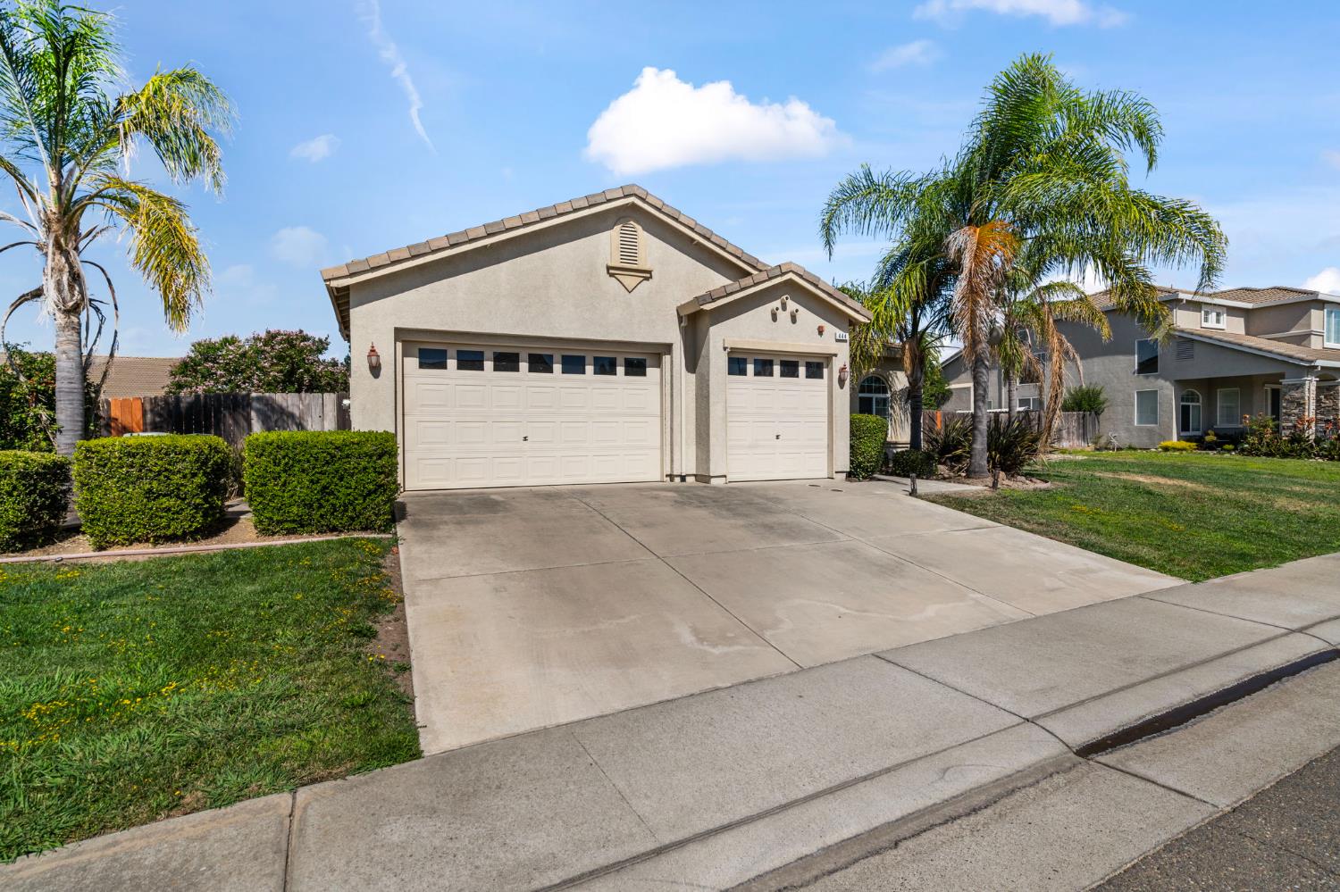 Detail Gallery Image 2 of 33 For 444 Sparrow Dr, Galt,  CA 95632 - 4 Beds | 2 Baths