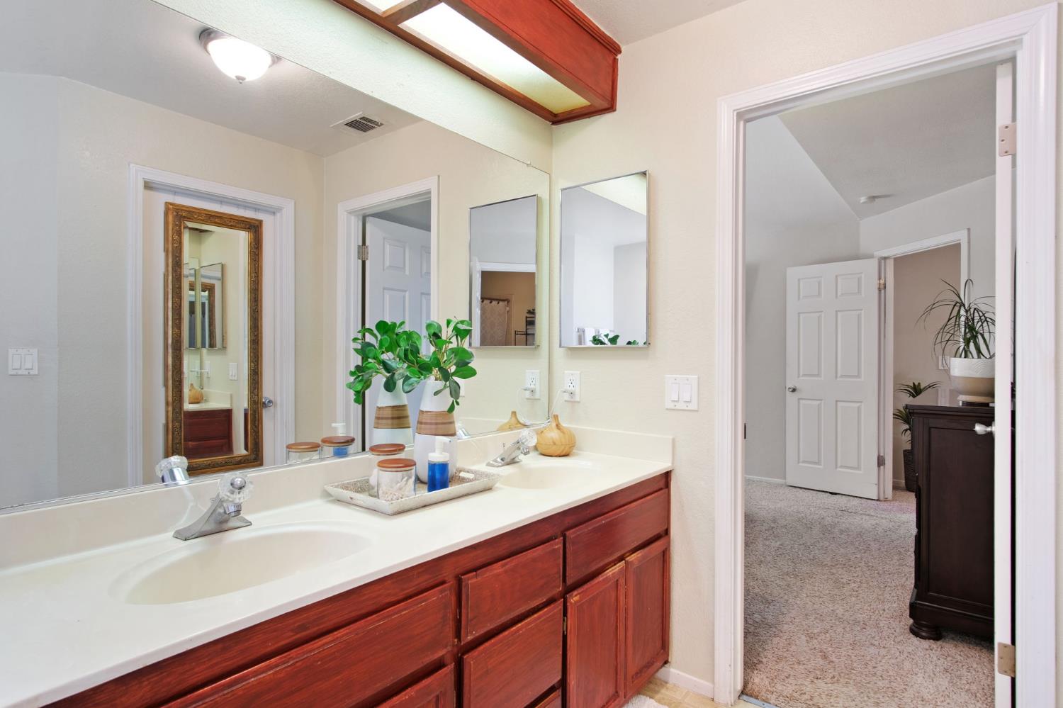 Detail Gallery Image 28 of 39 For 3009 Glen Grove Ct, Ceres,  CA 95307 - 5 Beds | 3 Baths