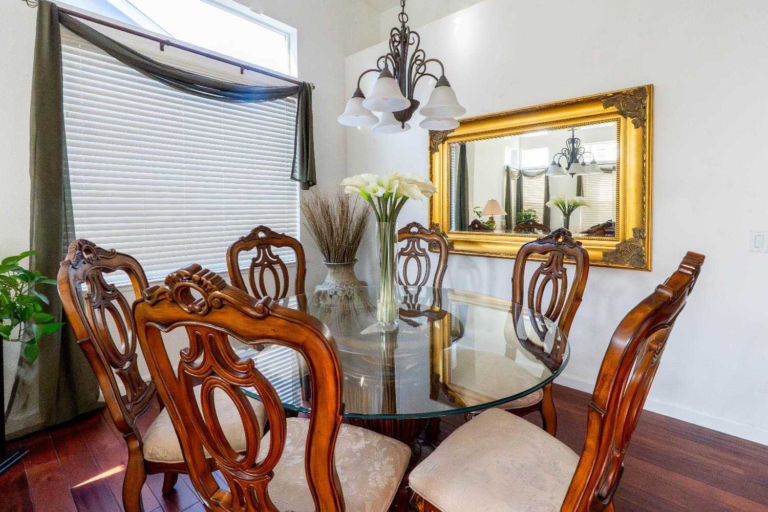 Detail Gallery Image 5 of 59 For 5738 Holbrook Dr, Riverbank,  CA 95367 - 4 Beds | 2/1 Baths