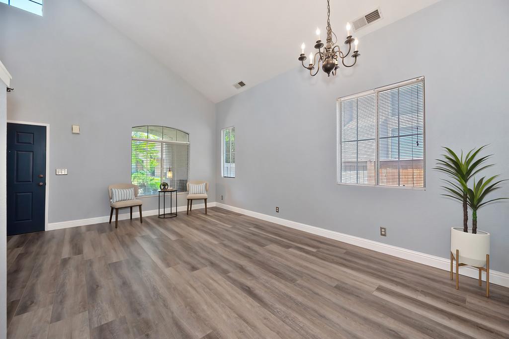 Detail Gallery Image 9 of 51 For 9567 Diamond Point Ln, Elk Grove,  CA 95758 - 4 Beds | 2/1 Baths
