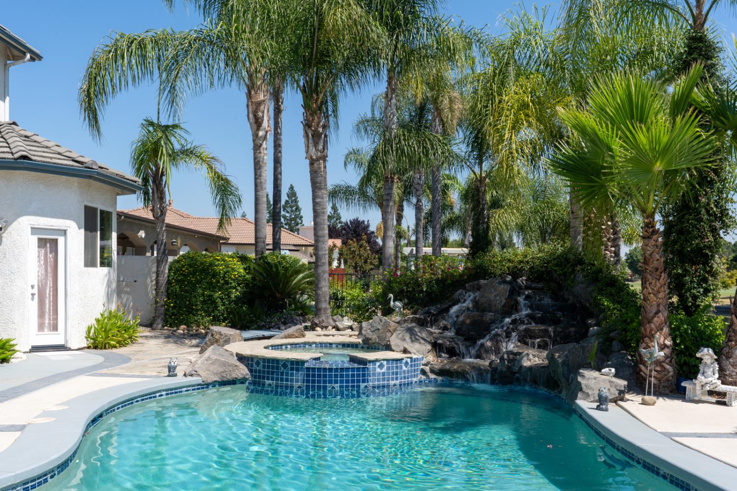 Detail Gallery Image 14 of 96 For 6663 Desert Springs St, Chowchilla,  CA 93610 - 5 Beds | 4 Baths