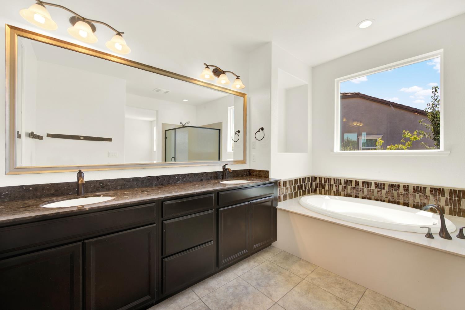 Detail Gallery Image 45 of 72 For 2200 Russell Cir, Woodland,  CA 95776 - 3 Beds | 2/1 Baths