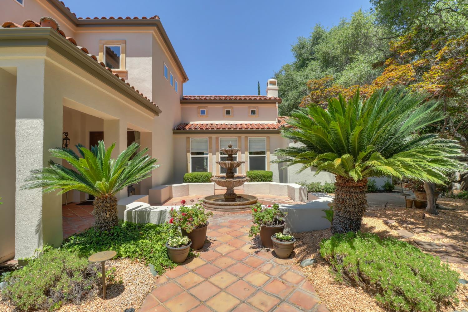 Detail Gallery Image 2 of 59 For 9661 Clos Du Lac Cir, Loomis,  CA 95650 - 4 Beds | 4/1 Baths