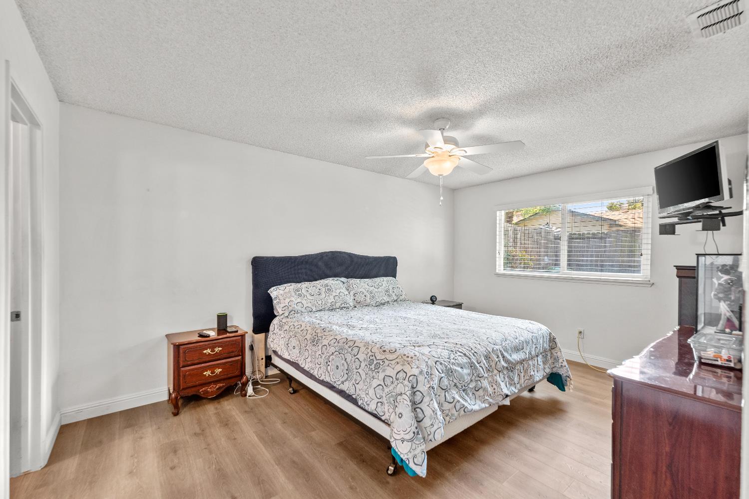 Detail Gallery Image 22 of 39 For 8852 Salmon Falls Dr, Sacramento,  CA 95826 - 3 Beds | 2 Baths