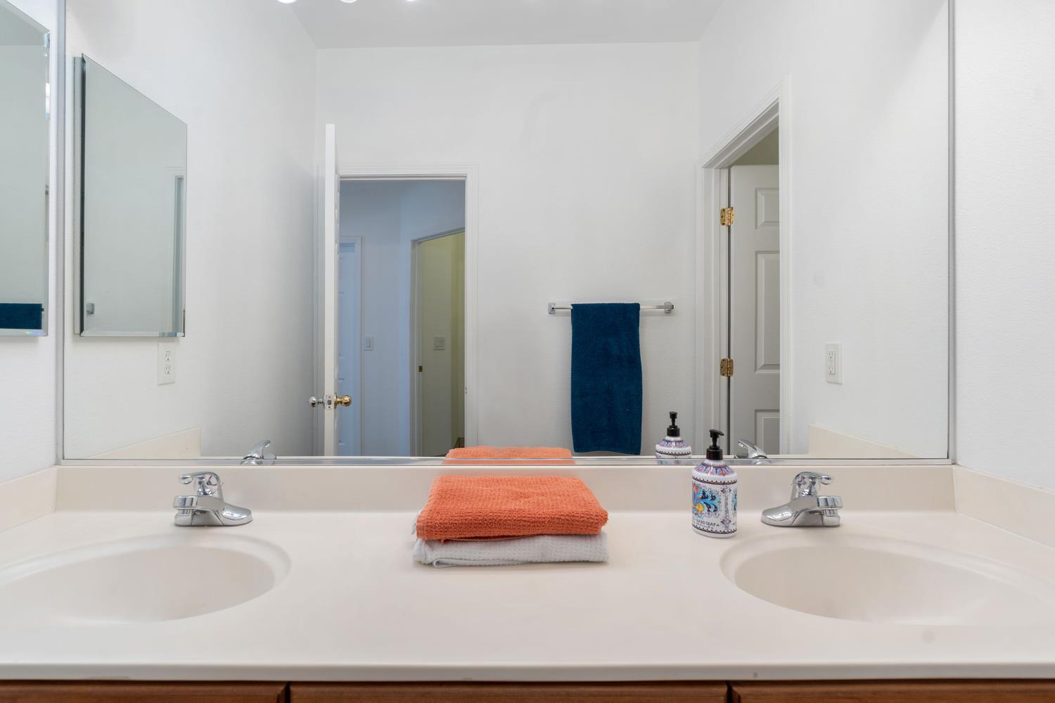 Detail Gallery Image 15 of 18 For 1086 Azalea Ln, Concord,  CA 94520 - 4 Beds | 2/1 Baths
