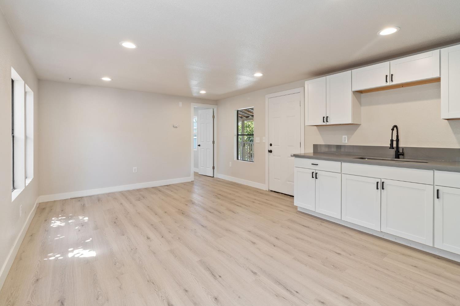 Detail Gallery Image 10 of 15 For 828 Olivina Ave 11, Livermore,  CA 94551 - 2 Beds | 1/1 Baths