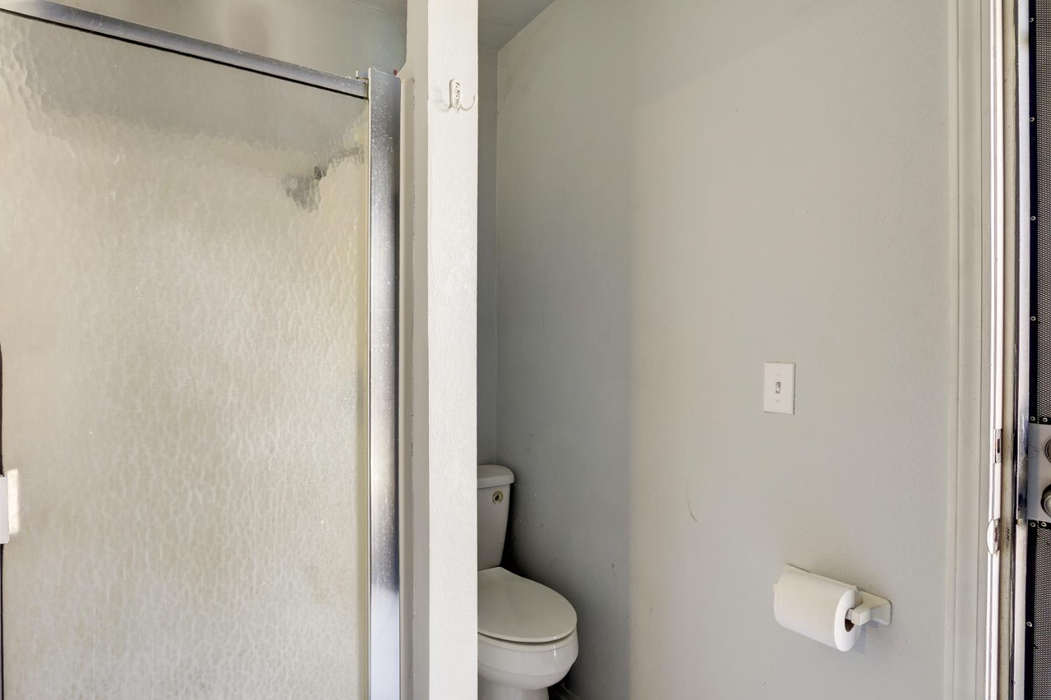 Detail Gallery Image 31 of 37 For 8916 Hollowstone Way, Sacramento,  CA 95828 - 4 Beds | 4 Baths