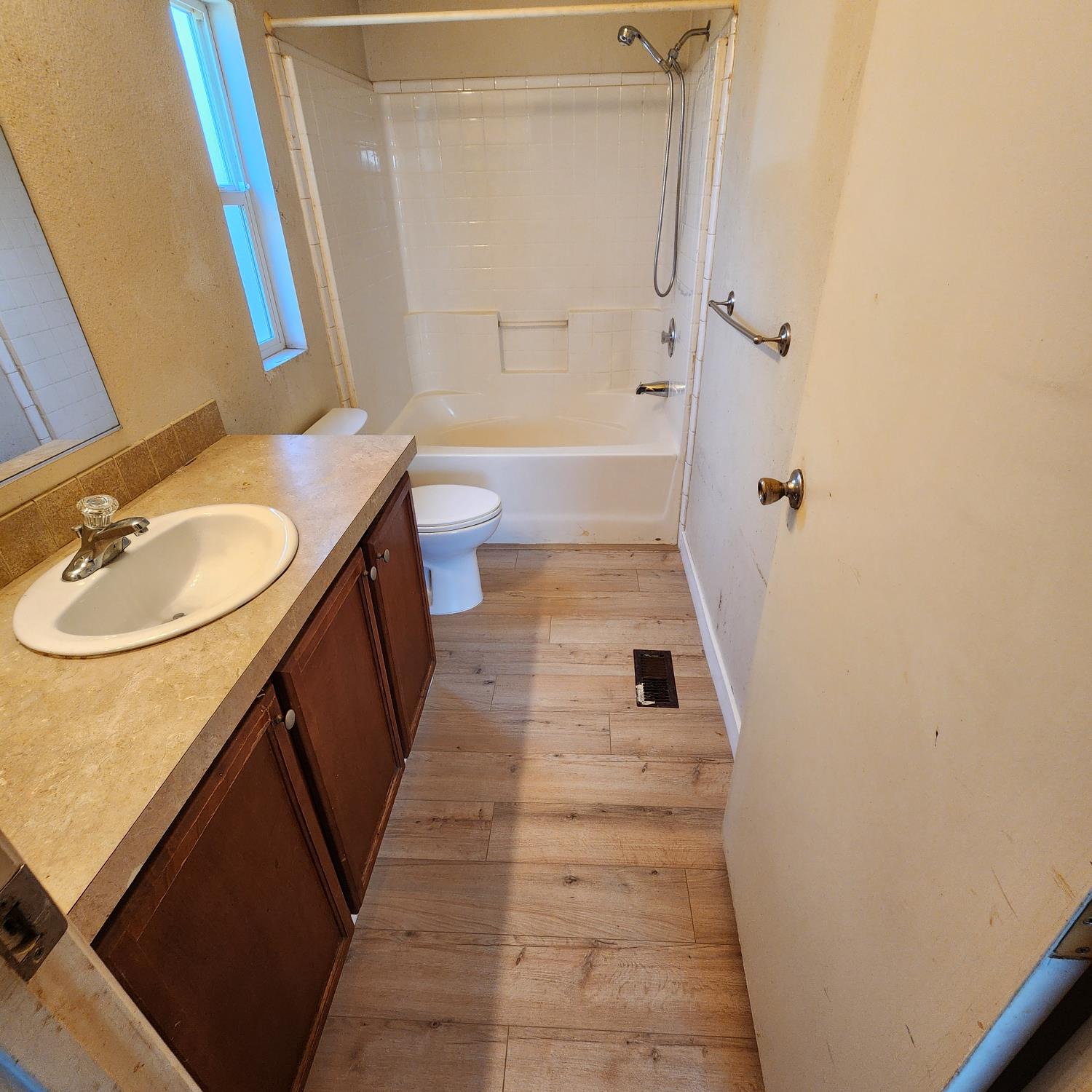 Detail Gallery Image 17 of 18 For 131 Klamath, Pittsburg,  CA 94565 - 3 Beds | 2 Baths
