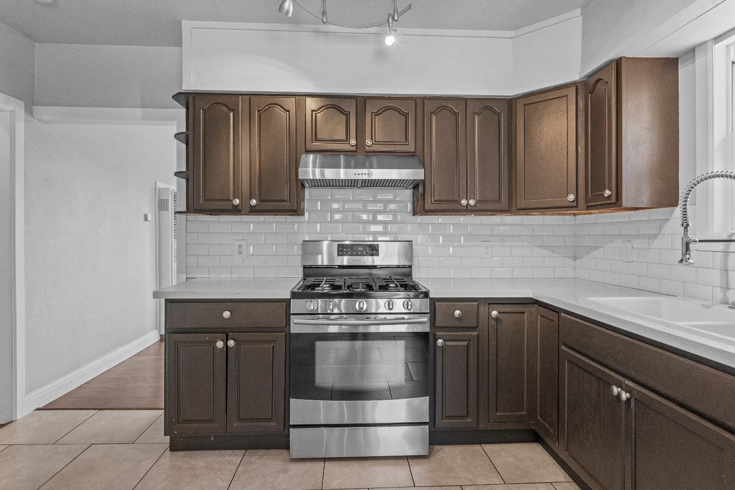 Detail Gallery Image 11 of 23 For 14732 Darius Way, San Leandro,  CA 94587 - 2 Beds | 1 Baths