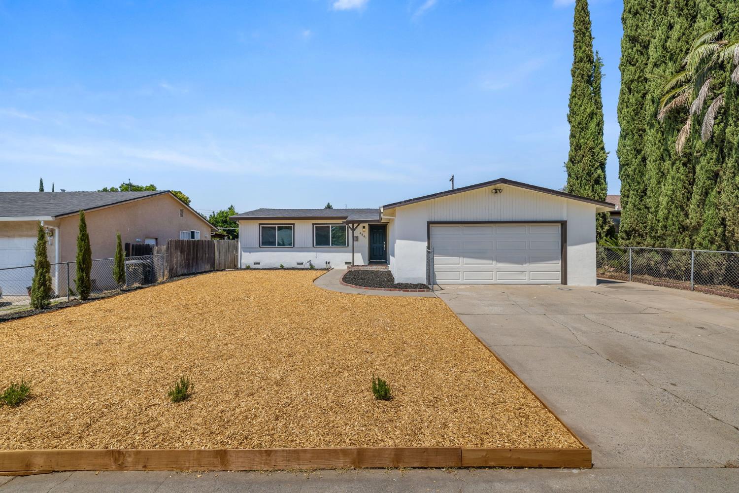 Detail Gallery Image 1 of 57 For 4441 Fenwick Way, North Highlands,  CA 95660 - 3 Beds | 2 Baths