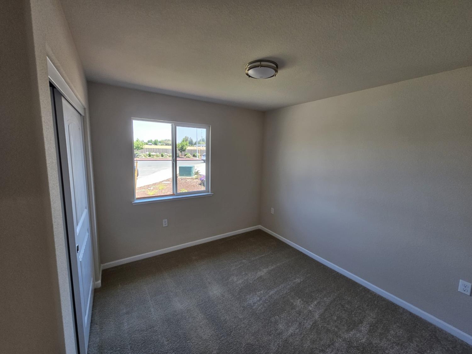 Detail Gallery Image 4 of 16 For 908 Terranova Ct, Stockton,  CA 95204 - 4 Beds | 3 Baths