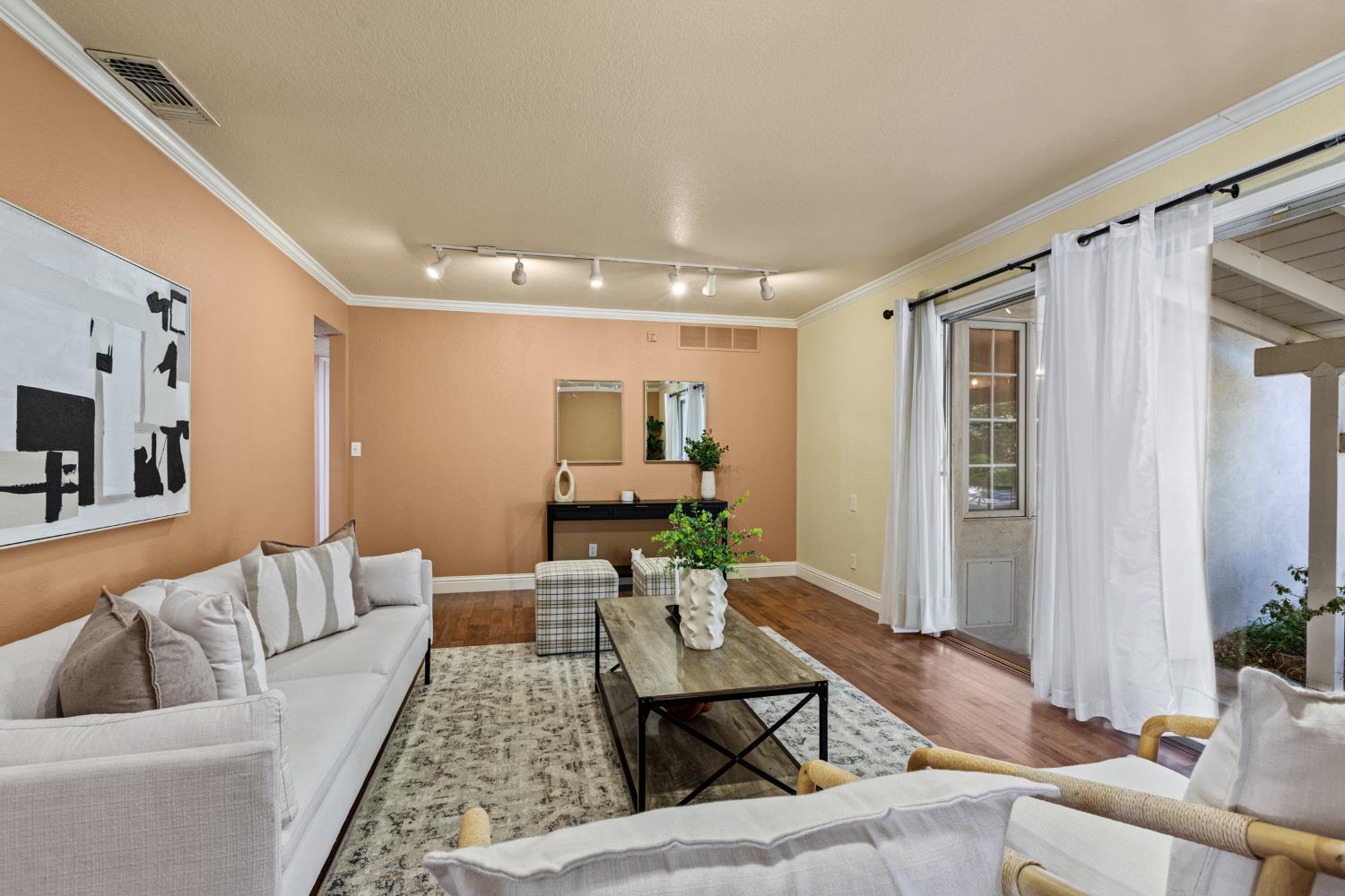 Detail Gallery Image 15 of 56 For 5946 Muldrow Rd, Carmichael,  CA 95608 - 3 Beds | 2 Baths