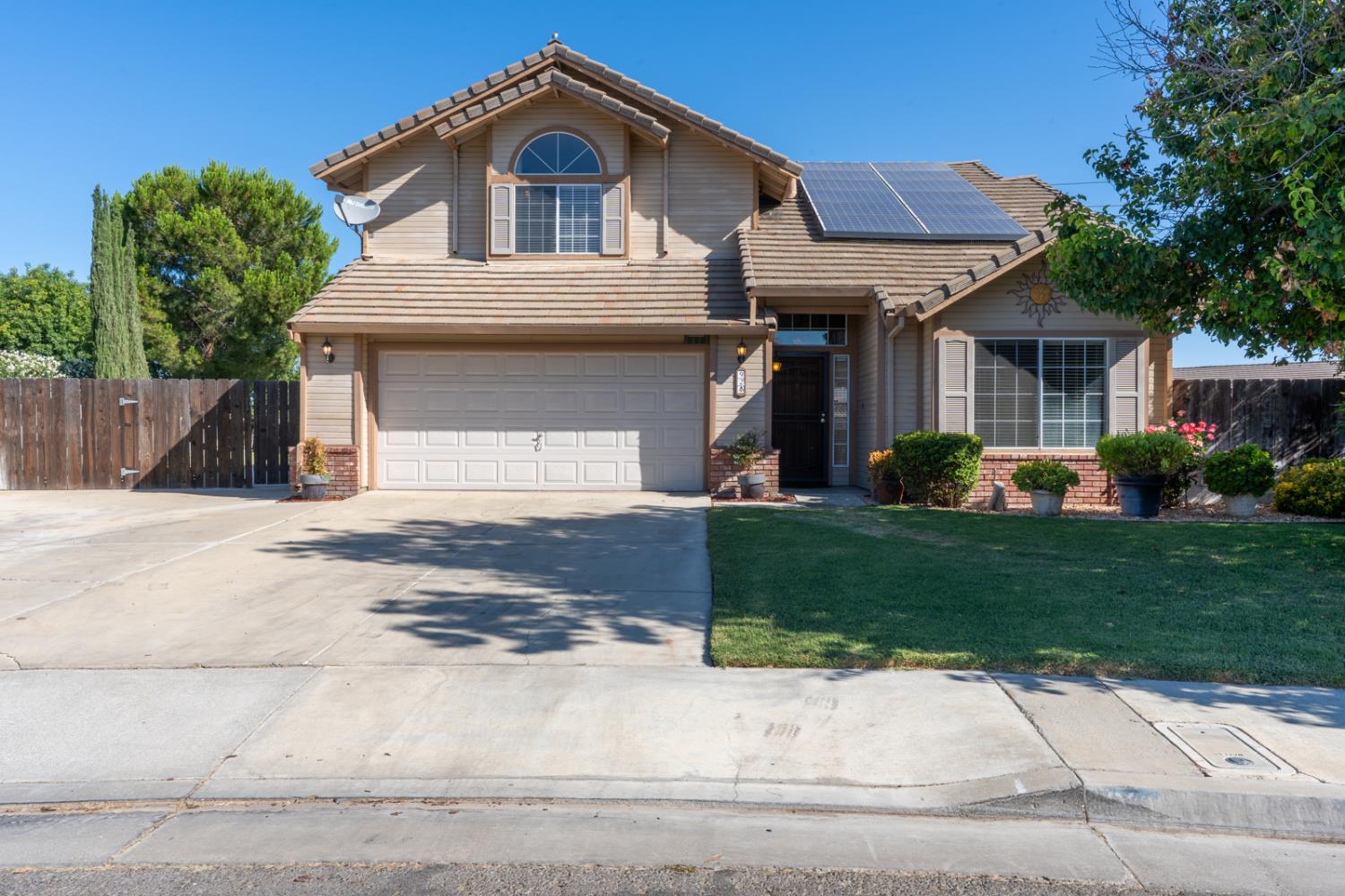 Detail Gallery Image 1 of 58 For 92 Tangelo St, Los Banos,  CA 93635 - 3 Beds | 2/1 Baths