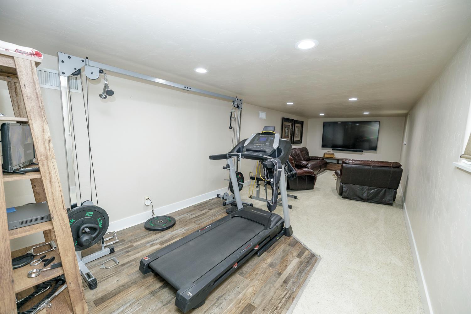 Detail Gallery Image 38 of 56 For 1009 Sycamore Ave, Modesto,  CA 95350 - 3 Beds | 2/1 Baths