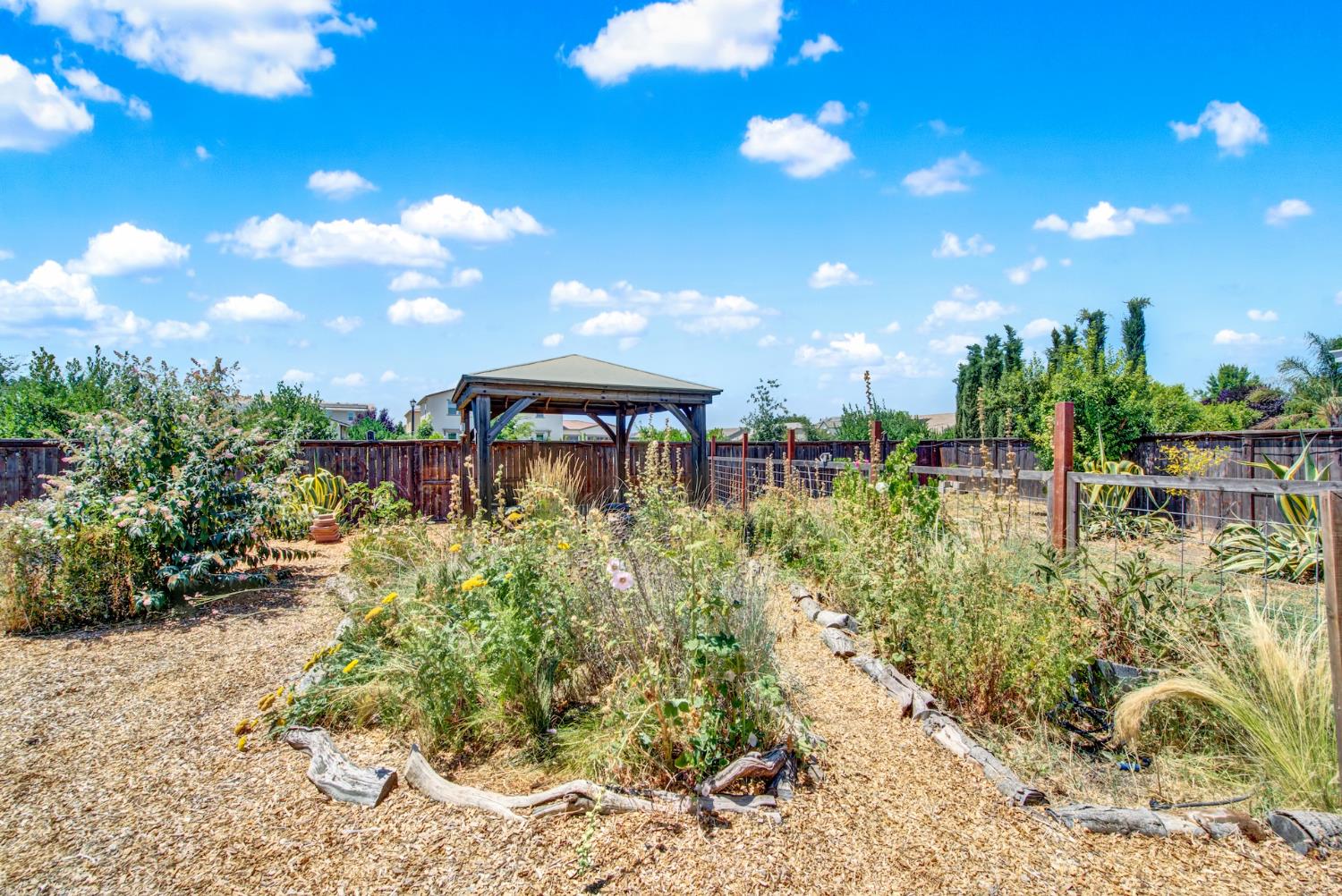 Detail Gallery Image 71 of 72 For 2200 Russell Cir, Woodland,  CA 95776 - 3 Beds | 2/1 Baths