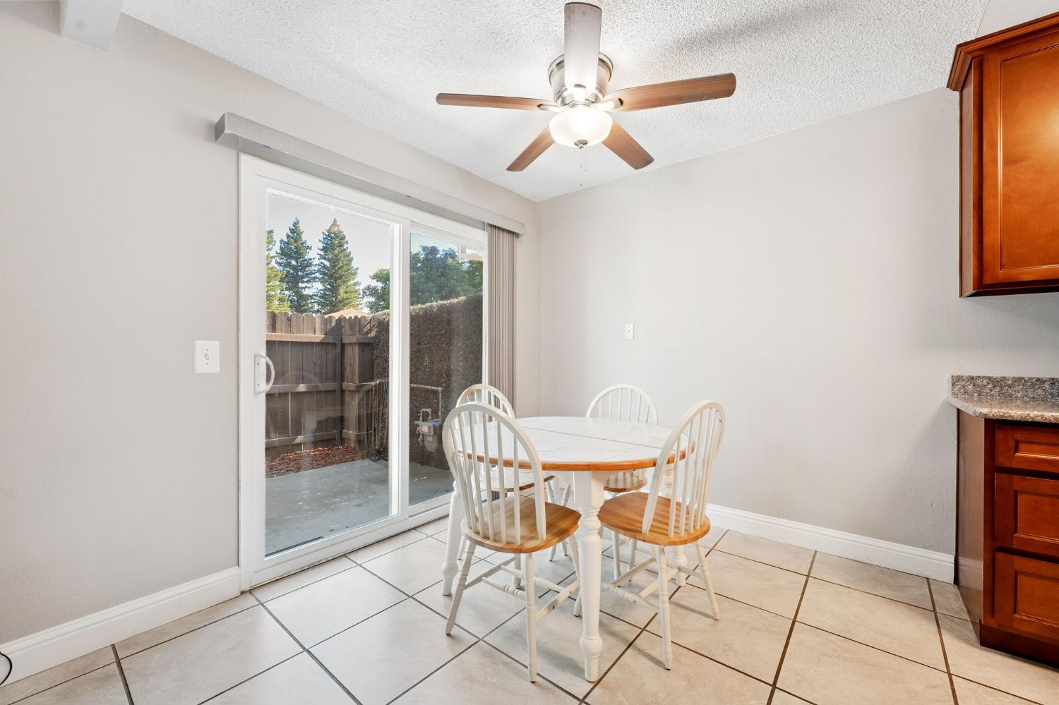 Detail Gallery Image 5 of 17 For 56 W Elliot St #61,  Woodland,  CA 95695 - 3 Beds | 2 Baths