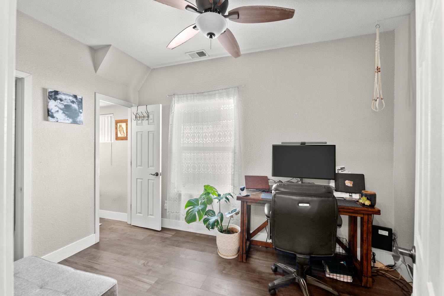 Detail Gallery Image 28 of 63 For 3641 5th Ave, Sacramento,  CA 95817 - 3 Beds | 1/1 Baths