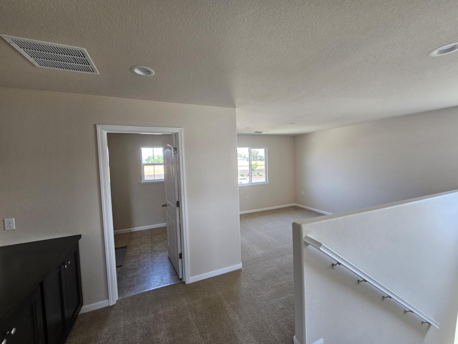 Detail Gallery Image 8 of 16 For 908 Terranova Ct, Stockton,  CA 95204 - 4 Beds | 3 Baths