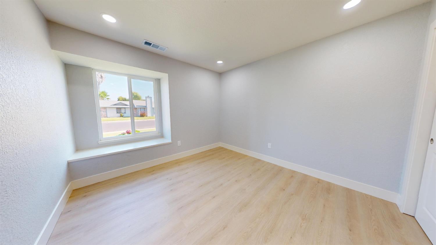 Detail Gallery Image 11 of 21 For 5212 Stillwater Dr, Salida,  CA 95368 - 3 Beds | 2 Baths