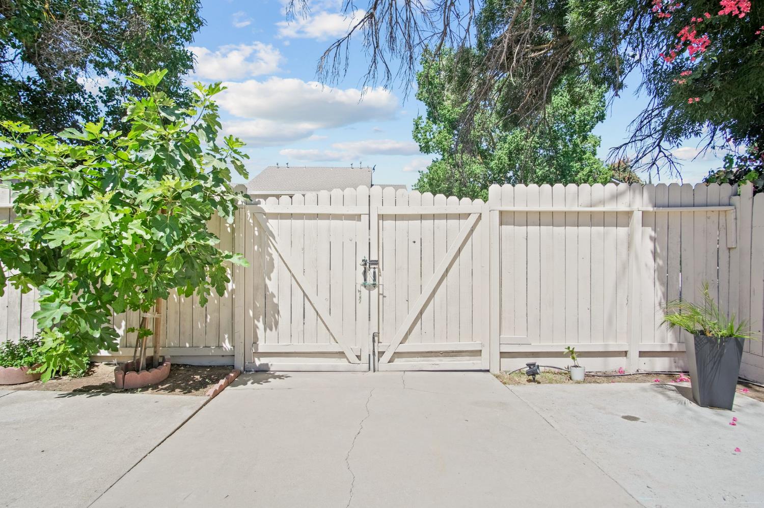 Detail Gallery Image 29 of 39 For 3009 Glen Grove Ct, Ceres,  CA 95307 - 5 Beds | 3 Baths