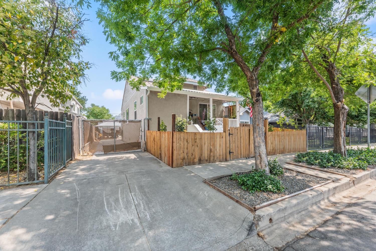 Detail Gallery Image 10 of 63 For 3641 5th Ave, Sacramento,  CA 95817 - 3 Beds | 1/1 Baths