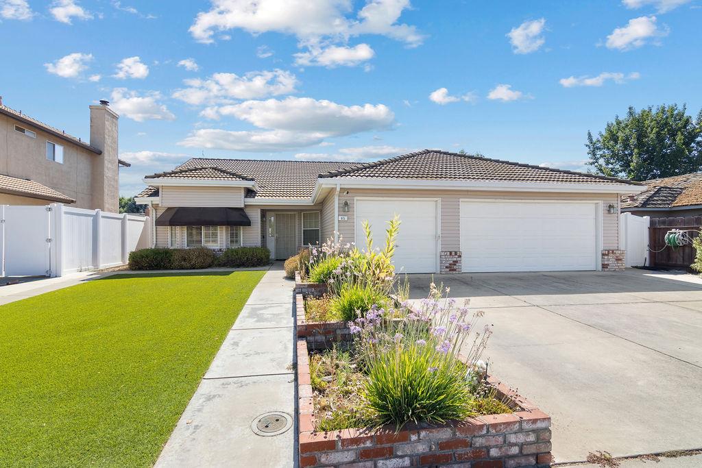 Detail Gallery Image 1 of 38 For 65 Reed Rd, Oakdale,  CA 95361 - 4 Beds | 2 Baths