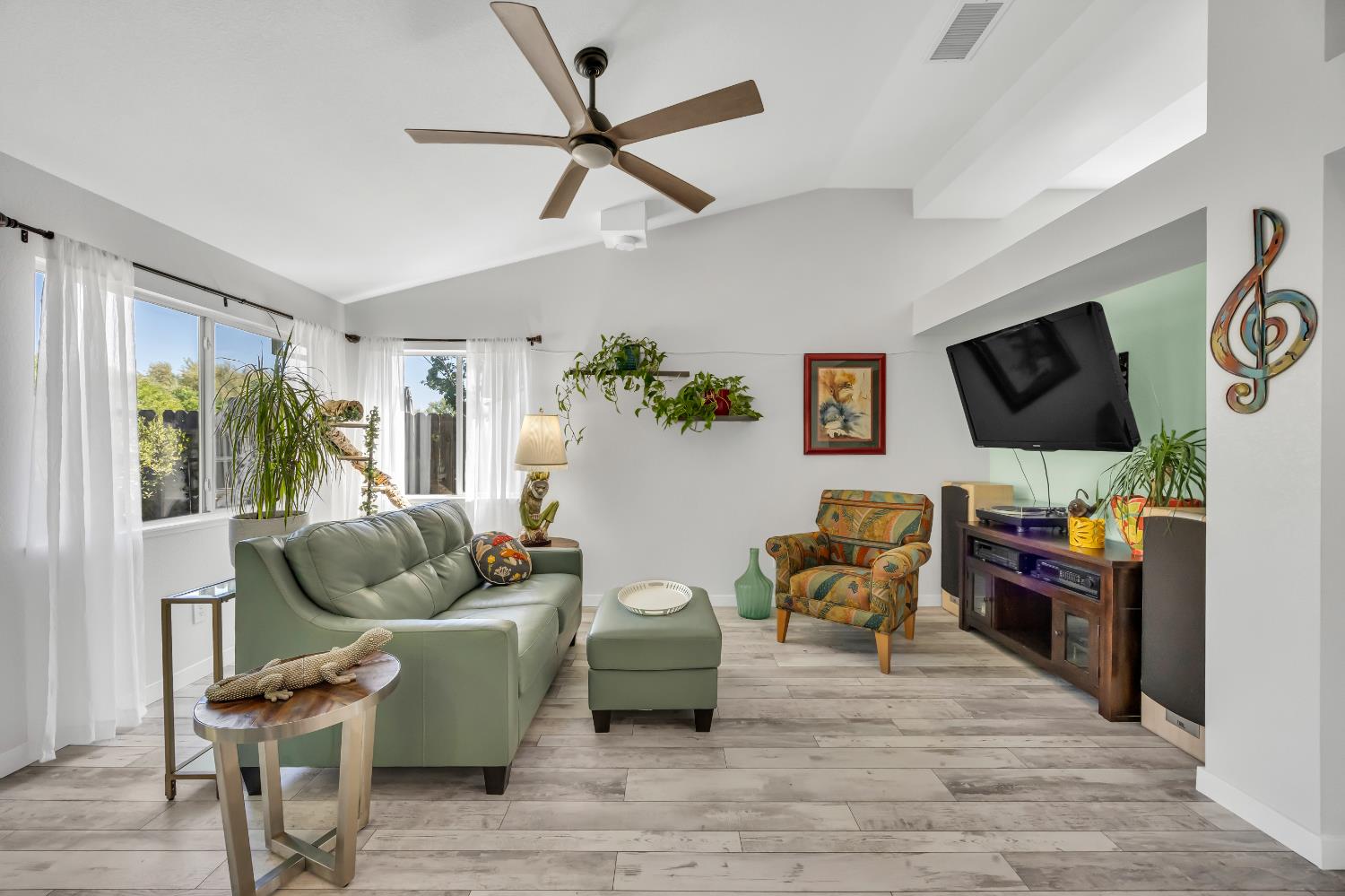 Detail Gallery Image 14 of 57 For 5112 Charter Ct, Rocklin,  CA 95765 - 4 Beds | 2 Baths