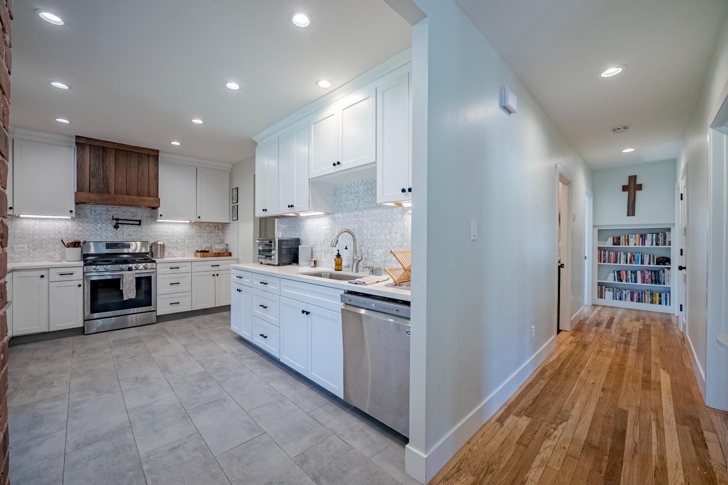 Detail Gallery Image 20 of 42 For 400 E 21st St, Merced,  CA 95340 - 3 Beds | 1/1 Baths